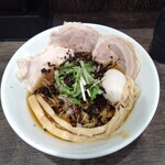 オタクが作るラーメンは異世界でも通用するらしい。 - 三匹の子豚【ラーメンWalker限定】(1500円)
            クーポン〔味玉〕