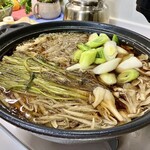 お多福 - きりたんぽ投入直前の「特選比内地鶏きりたんぽ〈5人前〉」