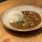 (Weekdays) Beef belly black curry with soup