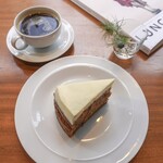 MARGARET HOWELL SHOP&CAFE - ◆キャロットケーキ（税込780円）
                      ◆ロングブラック（税込680円）