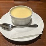 トンコパン - デザートのプリンは甘さ控えめで◎