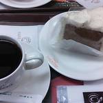 Cafe de Crie - コーヒーとバニラのシフォンケーキセット　￥580