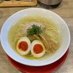 麺王道 勝 - 黄金の塩　味玉ラーメン