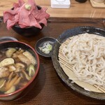 うどんと定食 仁屋 - 田舎汁うどん　ミニマグロ丼