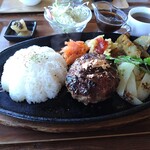 ODEON 食堂とカフェ - 料理写真:鉄板ハンバーグランチ