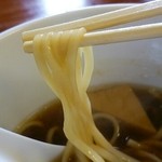 らぁ麺 飛鶏 - 微妙に平打ちの自家製麺(201401)