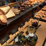 MORETHAN TAPAS LOUNGE - 