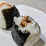 おにぎり本舗 - しゃけ、たらこ