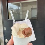 Gelateria Il Brigante - シチリアアーモンド、マスカルポーネ　サービスでモディカチョコート　2,200円(税込)