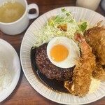 デリス - 牡蠣フライ　海老フライ　ハンバーグ(デミ) 目玉焼きトッピング