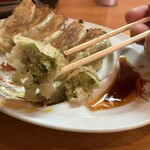 とんこつらーめん 黒竜 - 餡がぎっしり詰まったギョーザ