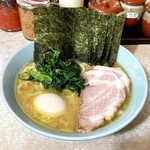 横濱ラーメン あさが家 - ラーメン900円濃いめ多め。海苔増し150円。