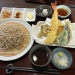蕎麦かふぇ 美楽 - 天ざるセット（税込2400円）