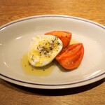 スガハラ - 栃木 おかトマト + ブッラータチーズ カプレーゼ