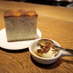 スガハラ - パン + マスカルポーネ（米沢 天然 胡桃）