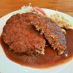 天しんラン満 - ミンチカツはお肉ぎっしりなのに、ふわっと柔らかくジューシー♪溢れる肉汁の旨味と玉ねぎの甘味もバランス抜群