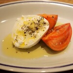 スガハラ - 栃木 おかトマト + ブッラータチーズ カプレーゼ