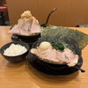 家系ラーメン 頂喜家 阪急伊丹店