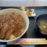 235543852 - ステーキ丼(1,020円)