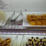 ベイクオーレ - ロールケーキブラン、プチガトー