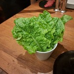 焼肉うしごろ - サンチュその2です。