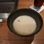 焼肉うしごろ - 濃厚コラーゲンのコムタンスープです。