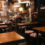 横浜すきずき - 店内（厨房から入り口方面）