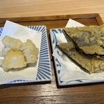 365日製麺所 - 揚げ餅　160円　　　　利尻の昆布天　180円