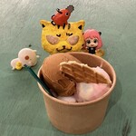 DERA ICE CAFFE - ジェラート・トリプル　990円(税込)  ※お高いから、何枚も撮っちゃう