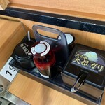 無添くら寿司 - 卓上　※いつも思う、この置き方……お箸、取れませんけど？