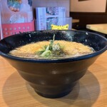 Kasuya - 玉子とじかすうどん　1,050円（税込）　※横からも