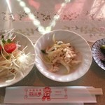 四川亭 - 排骨湯麺(\1260)のランチセットに付いてくる前菜