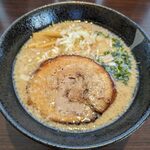 らぁ麺 よしきゅう - 数量限定 大判チャーシューとんこつみそらぁ麺