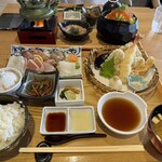 館山なぎさ食堂 - 奥　なめろうひつまぶし　手前　刺身天ぷら御膳