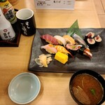 すし三崎丸 - 赤だしもお口を引き締めてくれます