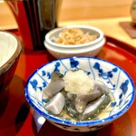 礒田 - ご飯に青海鼠　旨味とその歯応え！