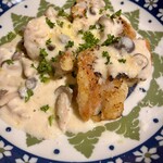 キッチンコルク　ＫＩＴＣＨＥＮ　ＣＯＲＫ - 味も姿も芸術的で惚れる白身魚グリルクリームソース