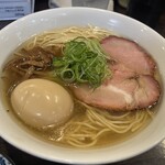 かしわぎ - 塩ラーメン780円、味玉120円