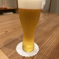 柚木元 - ウスハリグラスにそそがれた生ビール。これ以上にないくらい美しい。もちろん美味しかった。