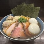 Menya Rurikakesu - 特製醤油そば　味玉TP