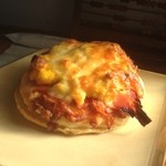 cafe zakka  hinatabocco - フォカッチャのクロックマダム