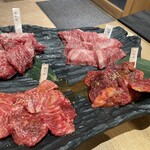 精肉卸問屋直営 焼肉ホルモン 肉匠 牛次郎 - 