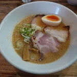 麺屋 一八 - 北の大地の味噌ラーメン(880円)