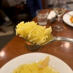 ガネーシュ - ふわふわ、パラパラで食感が素晴らしい