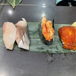 立食い寿司 根室花まる - ぼうず銀宝、シメサバ、花咲蟹、すじこ