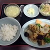 順香 - 鶏もも肉のから揚げと玉ネギピーマンの四川唐辛子入り塩炒め