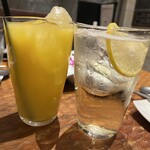 Hanfa - ハイボールと生搾りオレンジジュース