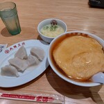 Oosaka Oushou - たまごWの天津飯(大盛)と水餃子