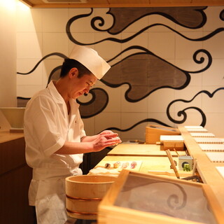 約20年寿司職人として研鑽を積んだ、店主の確かな技