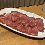 炭火焼肉ホルモンさわいし - 黒毛和牛タン先